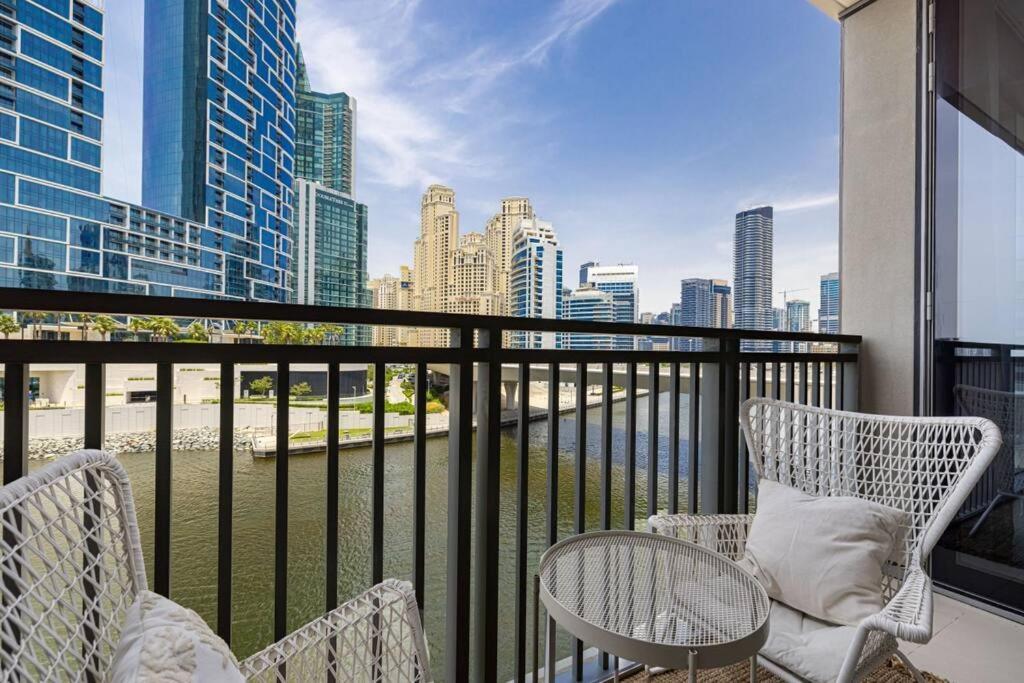 Water Front - Beautiful 1Br Apt On Dubai Marina Apartman Kültér fotó